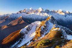 白蜡金命男适合什么命格婚配 白蜡金命男婚姻配对解析