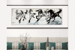 客厅沙发后面墙上能挂八骏图吗  挂八骏图有什么讲究