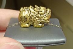 属虎男人佩戴朱砂貔貅有什么讲究 朱砂貔貅对生肖虎的运势影响