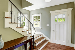 一开门就是对着上楼梯 楼梯对门口风水好吗