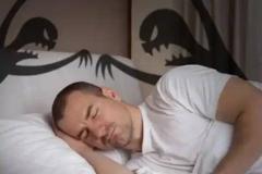 做梦梦到死人和鬼是怎么回事 是预示什么吗