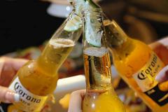 做梦梦见和朋友聚会喝酒 梦见喝酒是什么征兆