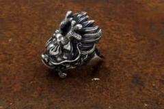 土命龙佩戴首饰推荐指南 五行属土属龙适合戴什么饰品