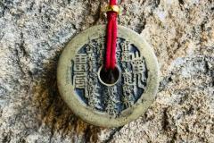 哪些属相不宜挂山鬼钱 三种属相不宜挂山鬼钱