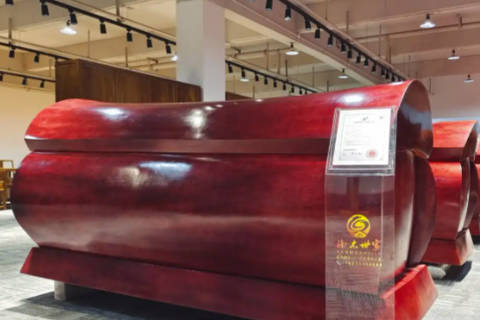 做梦梦到棺材是什么意思 女人梦到棺材说明什么