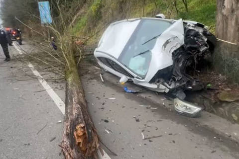梦到自己开车出车祸但是人没事 梦见车祸要警惕四种病