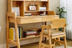 学生桌子可以放花吗风水好吗 它适合放在学习桌左边还是右边